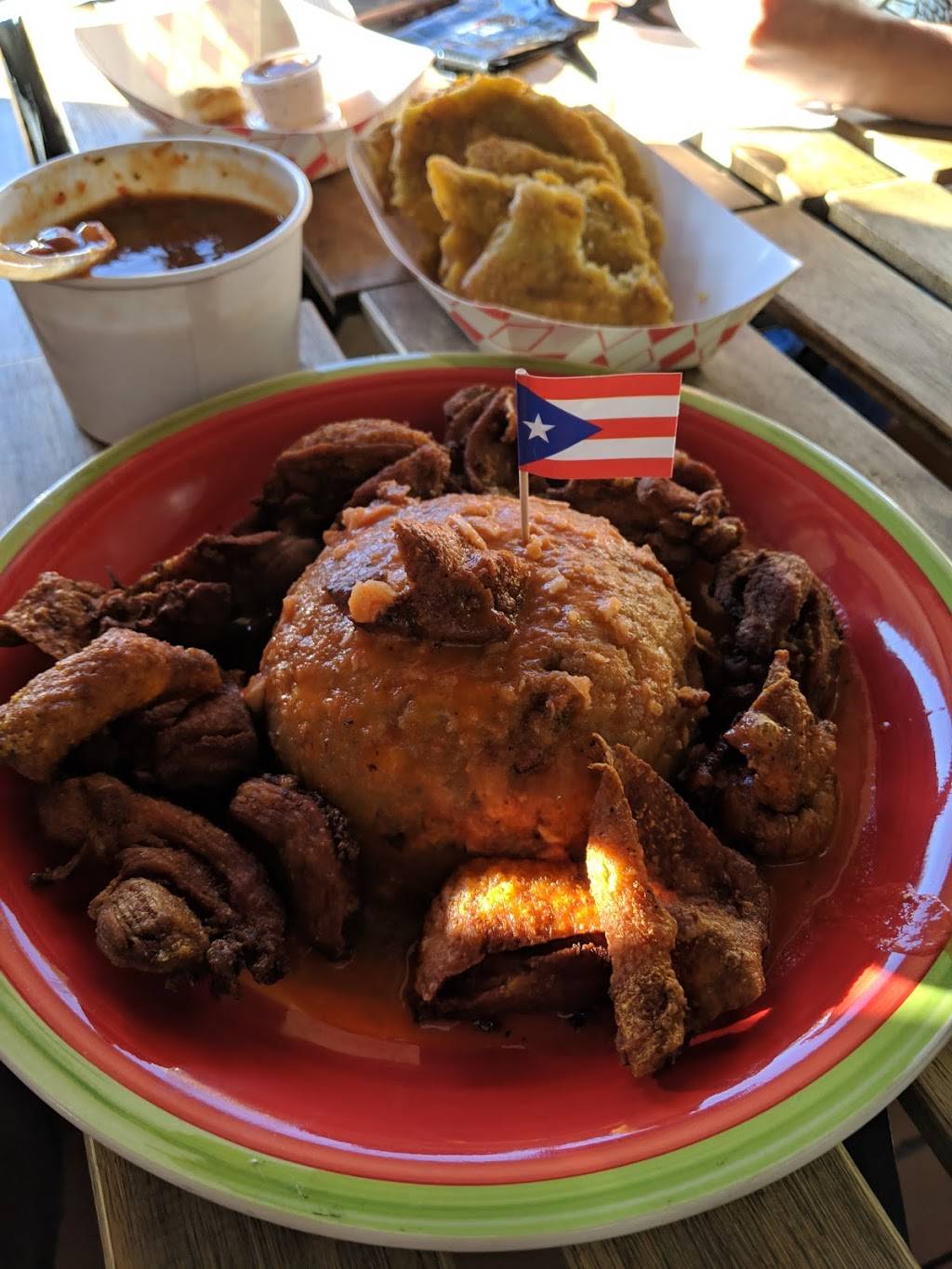 La Perla Puerto Rican Cuisine | restaurant | 2020 MacArthur Blvd, Oakland, CA 94602, USA | 5104822674 OR +1 510-482-2674