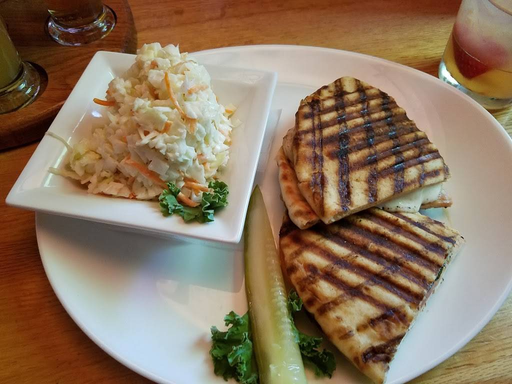 Sylvan Street Grille | restaurant | 195 Elm St, Salisbury, MA 01952, USA | 9784627919 OR +1 978-462-7919