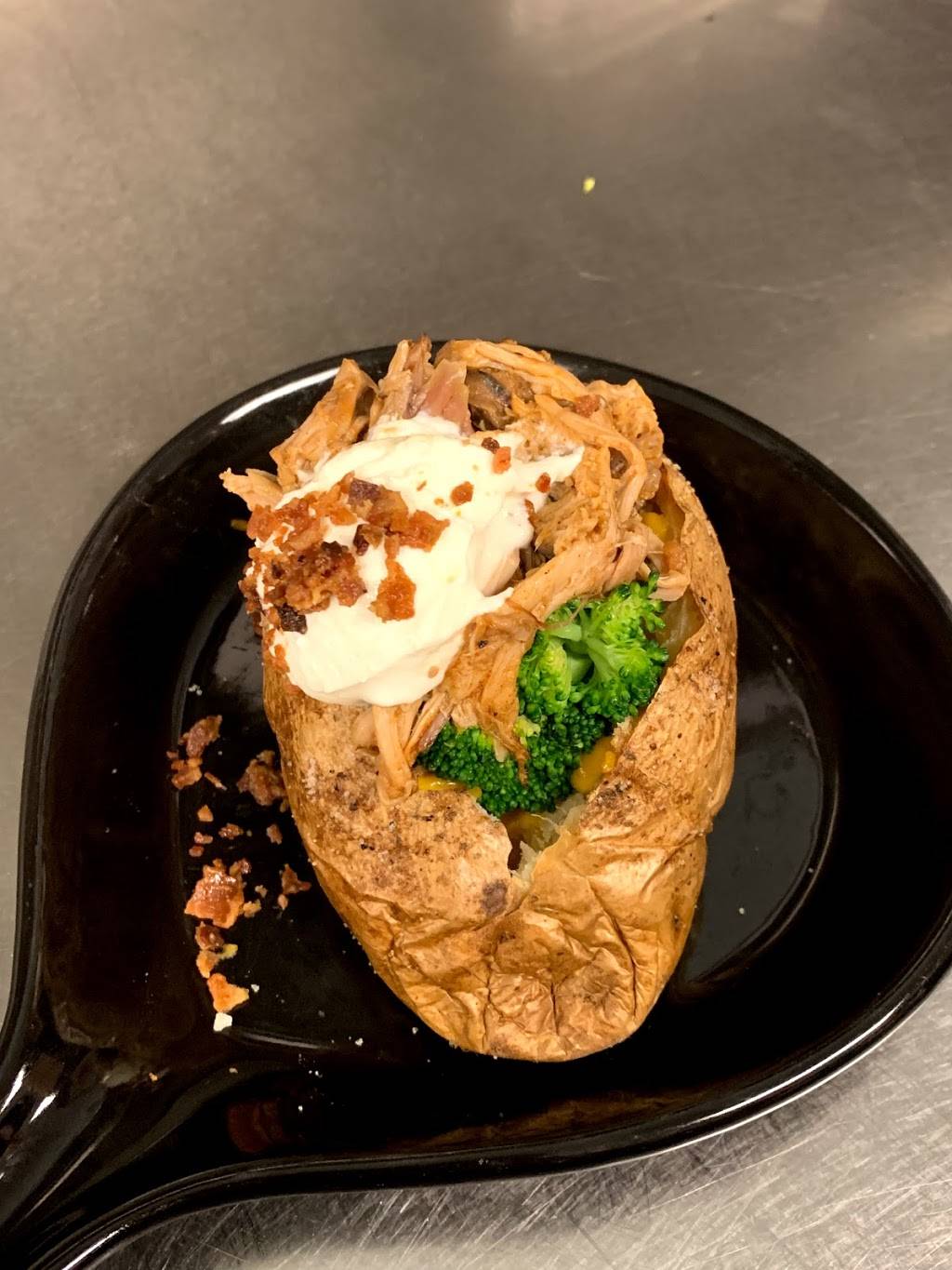 Clarksburg Tavern | restaurant | 23315 Frederick Rd, Clarksburg, MD 20871, USA | 3015401499 OR +1 301-540-1499