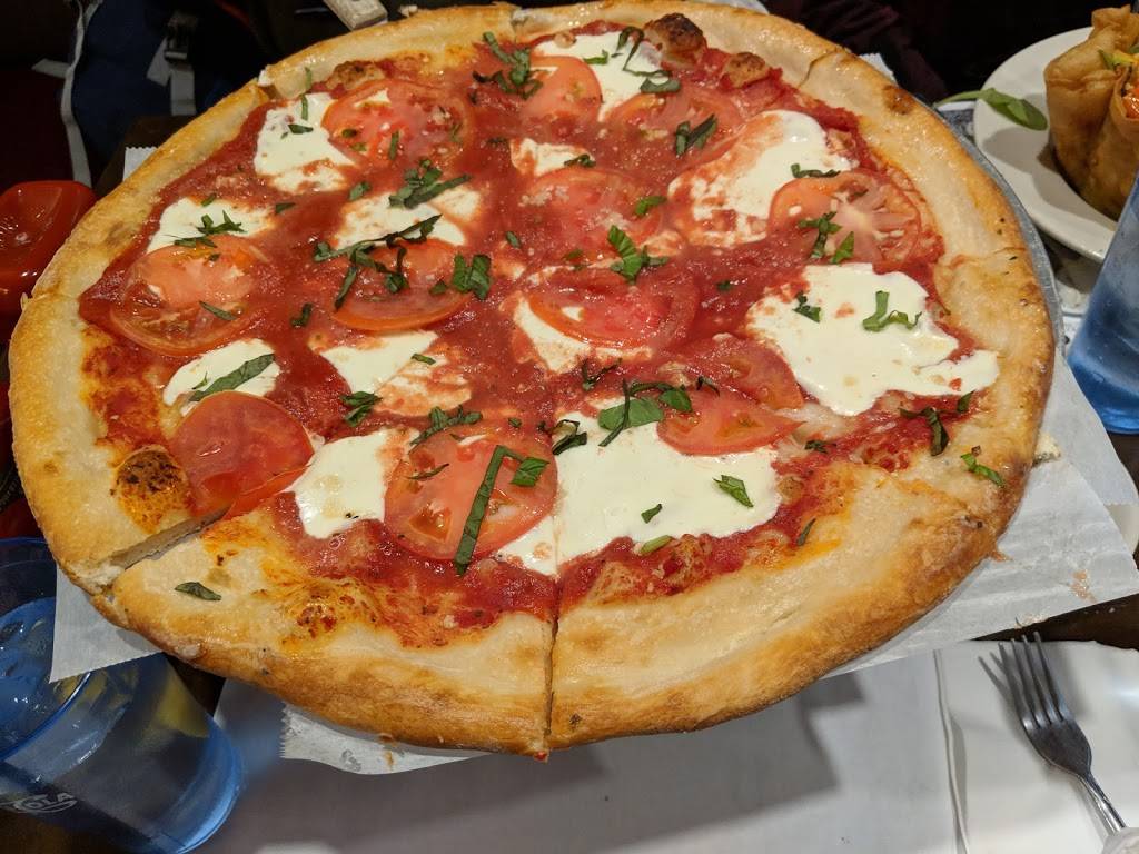 D lux Diner | restaurant | 14 Crystal Run Crossing, Wallkill, NY 12589, USA | 8456927577 OR +1 845-692-7577