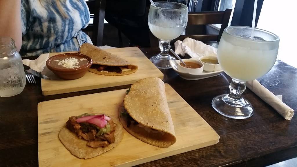 Restaurante El Mogote | restaurant | 4959 N Kedzie Ave, Chicago, IL 60625, USA | 7734635612 OR +1 773-463-5612