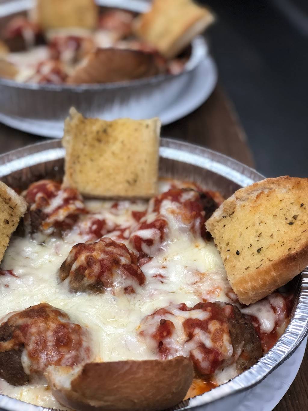 Tom’s Kitchen | restaurant | 1526 Smith St, North Providence, RI 02911, USA | 4013531416 OR +1 401-353-1416