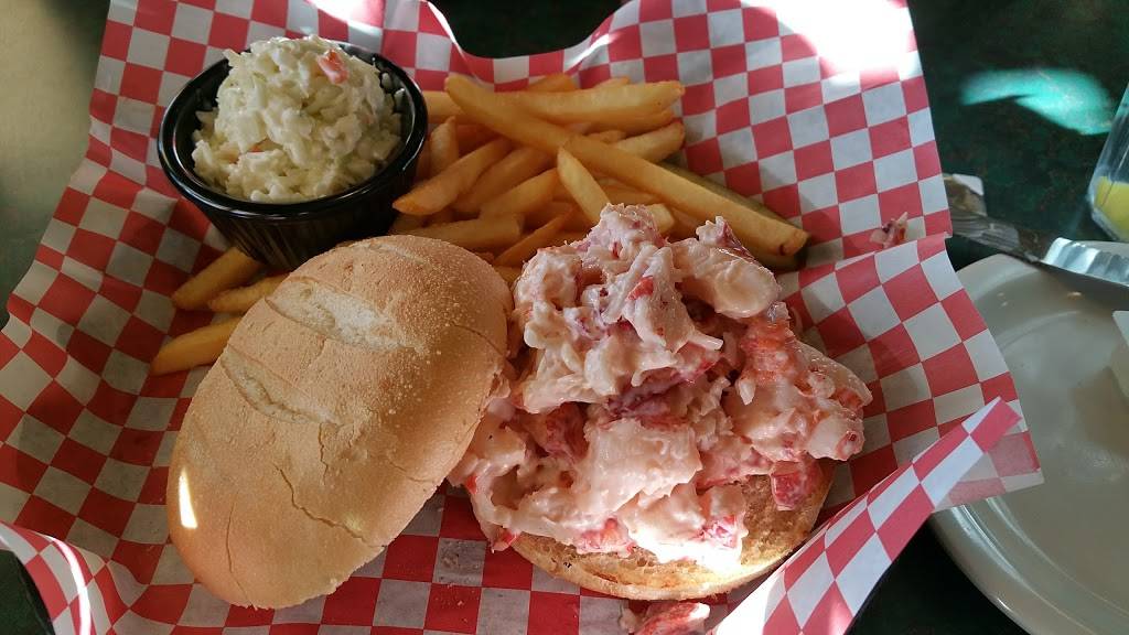 Newicks Lobster House | restaurant | 317 Loudon Rd, Concord, NH 03301, USA | 6032252424 OR +1 603-225-2424
