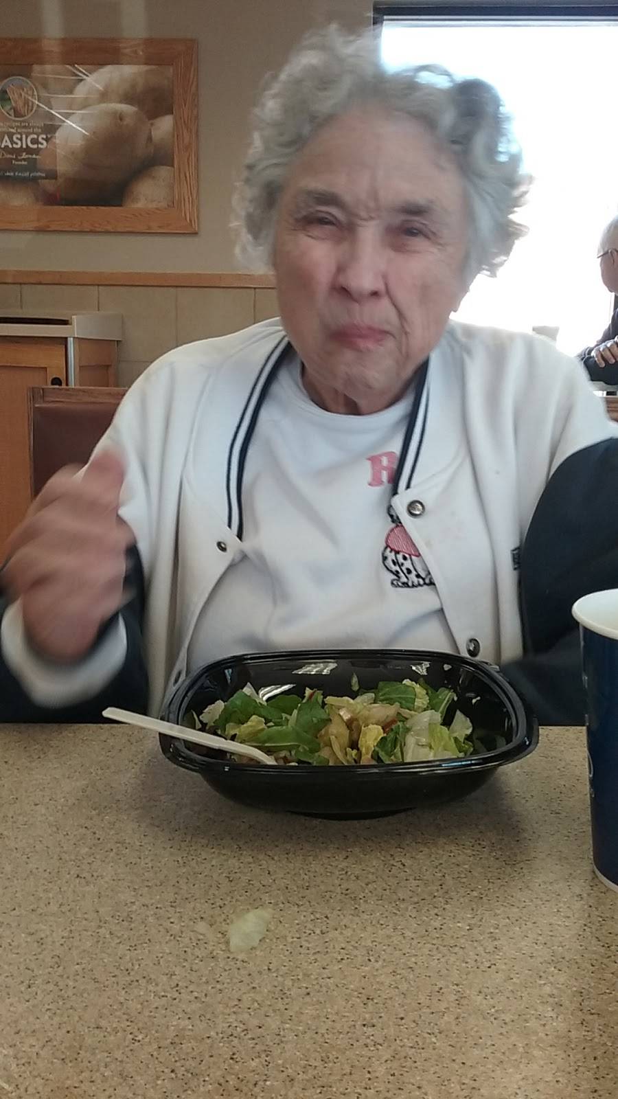 Wendys | restaurant | 1242 S Main St, Boerne, TX 78006, USA | 8308163037 OR +1 830-816-3037