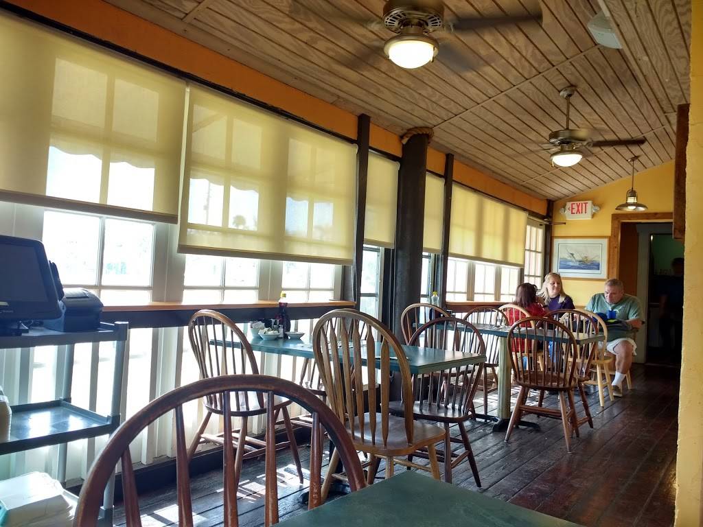 Captains Galley | restaurant | 825 Indian River Dr, Fort Pierce, FL 34950, USA | 7724668495 OR +1 772-466-8495