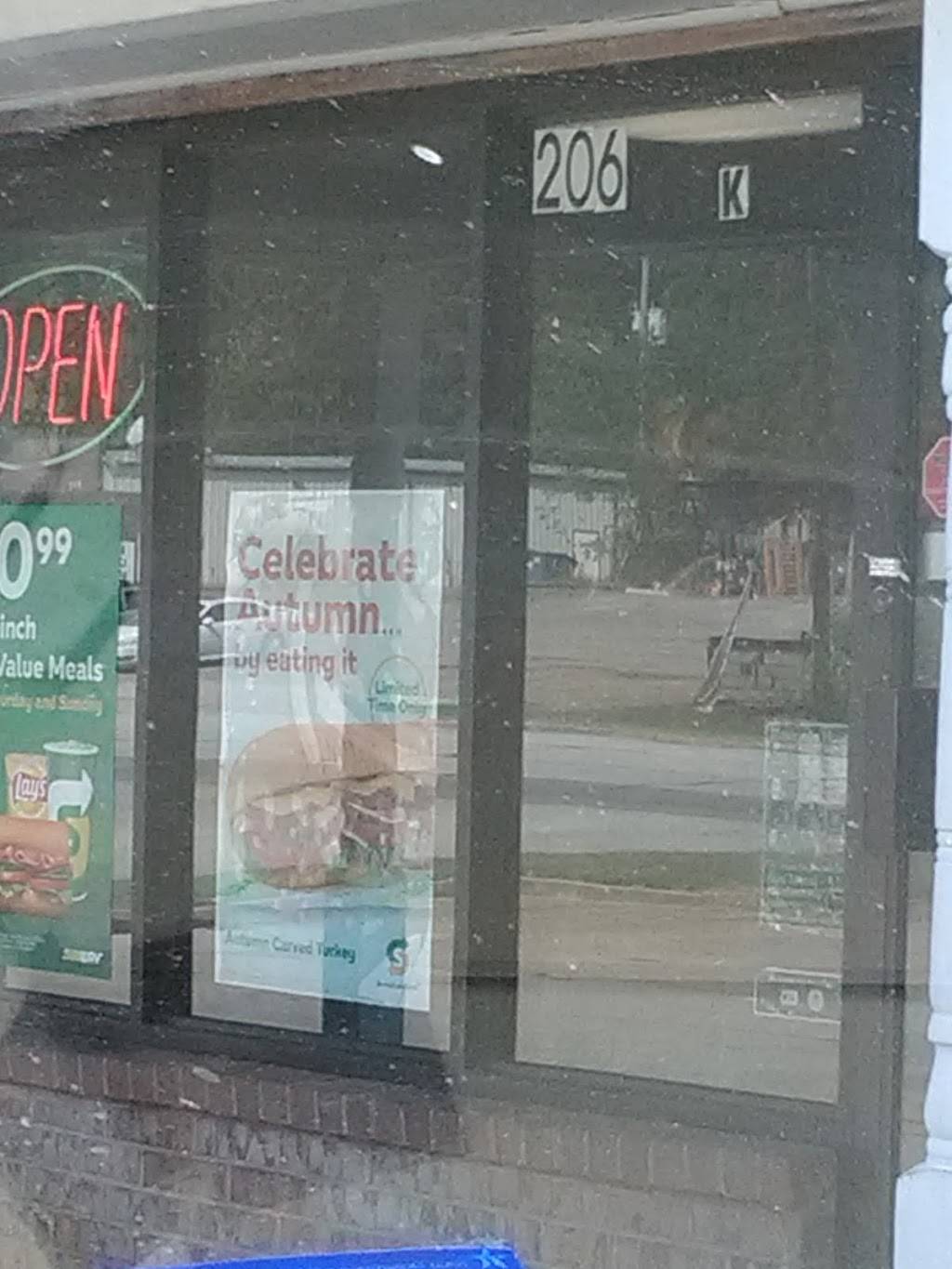 Subway | restaurant | 206 W US Hwy 80, White Oak, TX 75693, USA | 9032976667 OR +1 903-297-6667