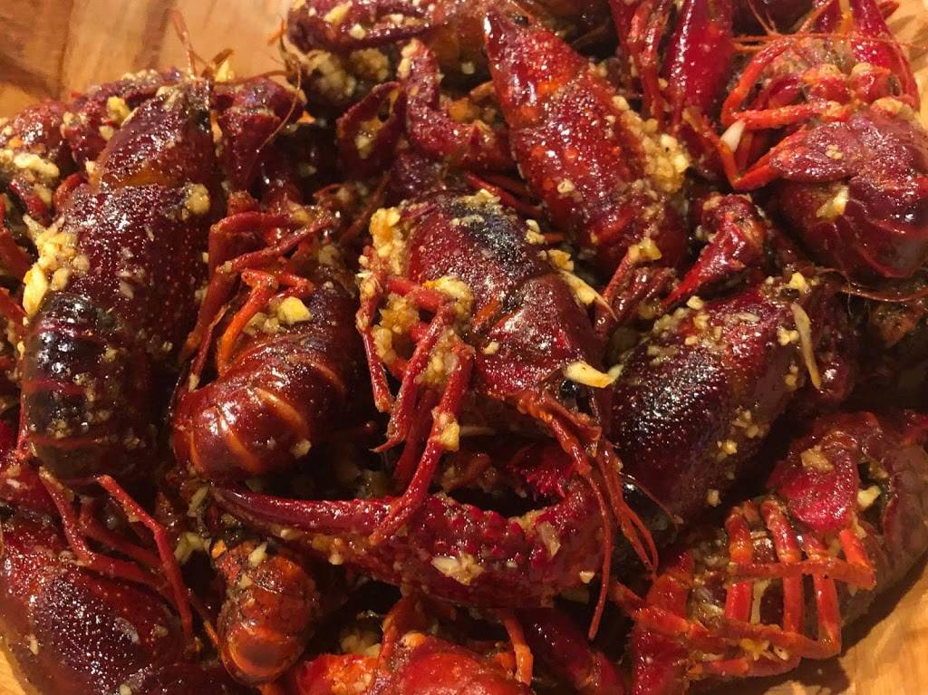 Bayou Seafood & More | restaurant | 10040 Veterans Memorial Dr #200, Houston, TX 77038, USA | 2817414520 OR +1 281-741-4520