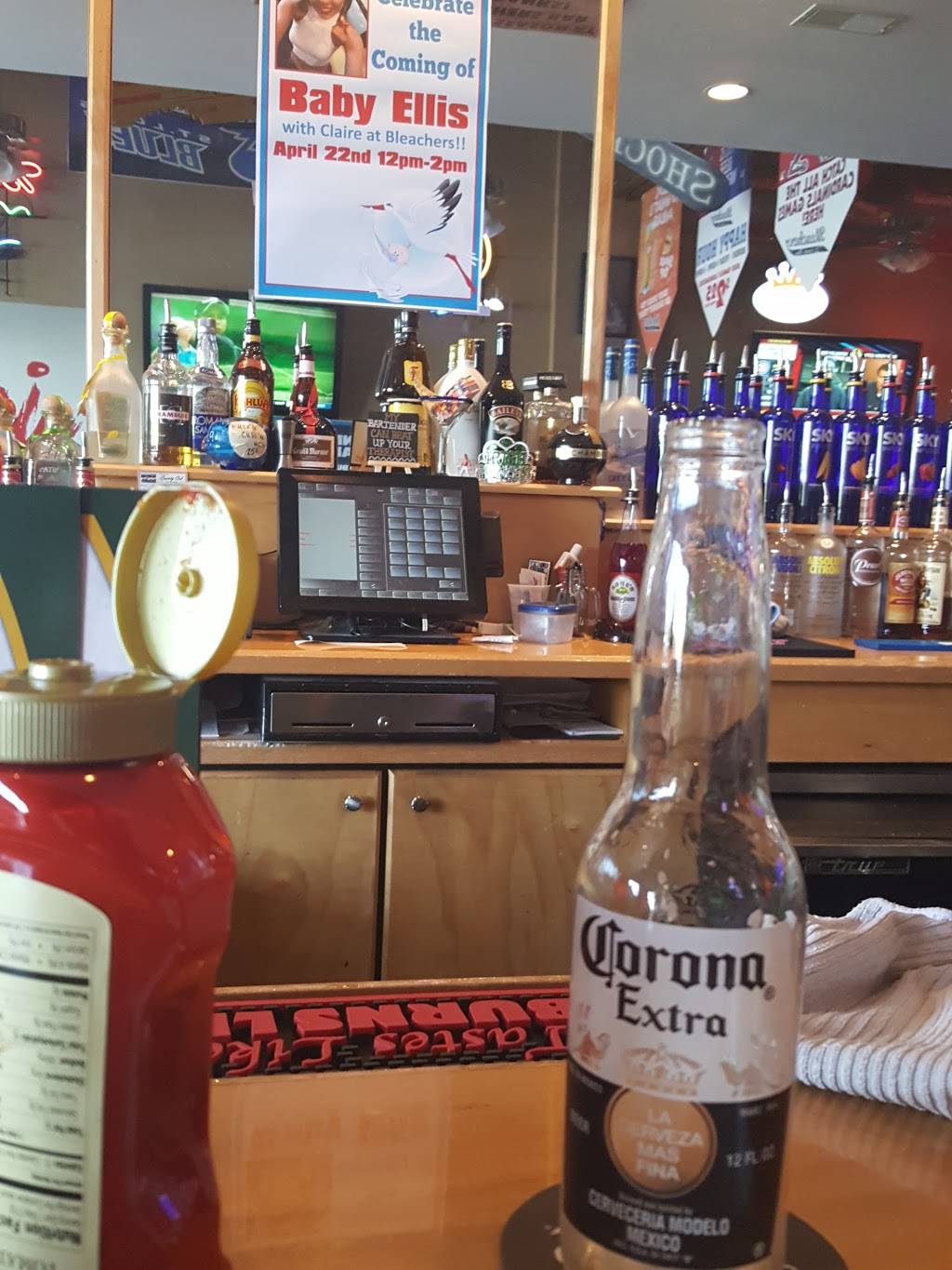 Bleachers Bar and Franks | restaurant | 454 P, OFallon, MO 63366, USA | 6362949777 OR +1 636-294-9777