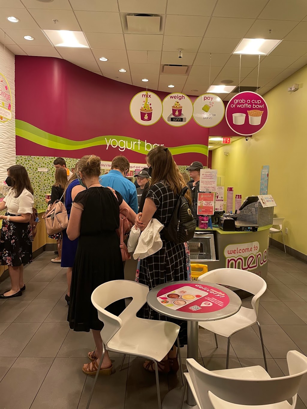 Menchies Frozen Yogurt at Butler North-Gainesville, FL | restaurant | 2905 SW 42nd St #20, Gainesville, FL 32608, USA | 3525195255 OR +1 352-519-5255