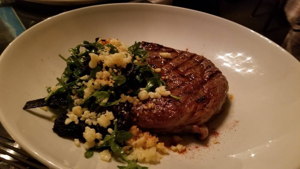 Lombardinos Restaurant | restaurant | 2500 University Ave, Madison, WI 53705, USA | 6082381922 OR +1 608-238-1922