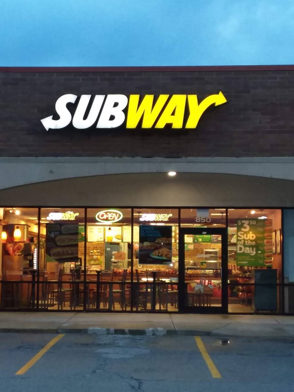 Subway Restaurants | restaurant | 850 Civic Center Dr, Niles, IL 60714, USA | 8479658050 OR +1 847-965-8050