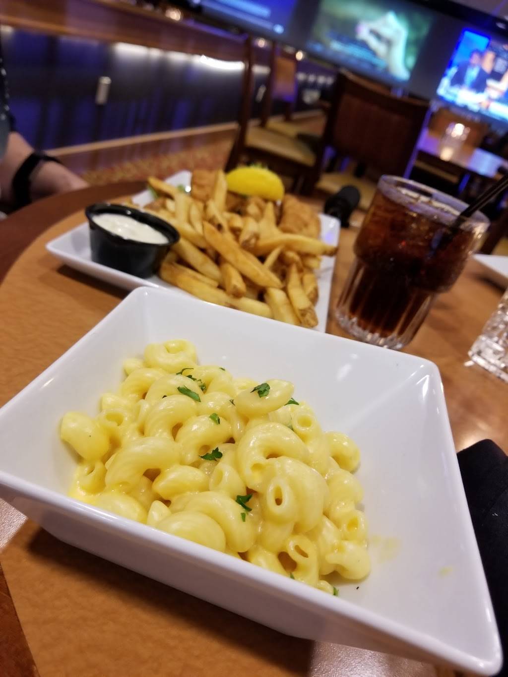 Oakes Sports Bar & Grill | restaurant | 7111 Washington Ave, Racine, WI 53406, USA | 2628860971 OR +1 262-886-0971