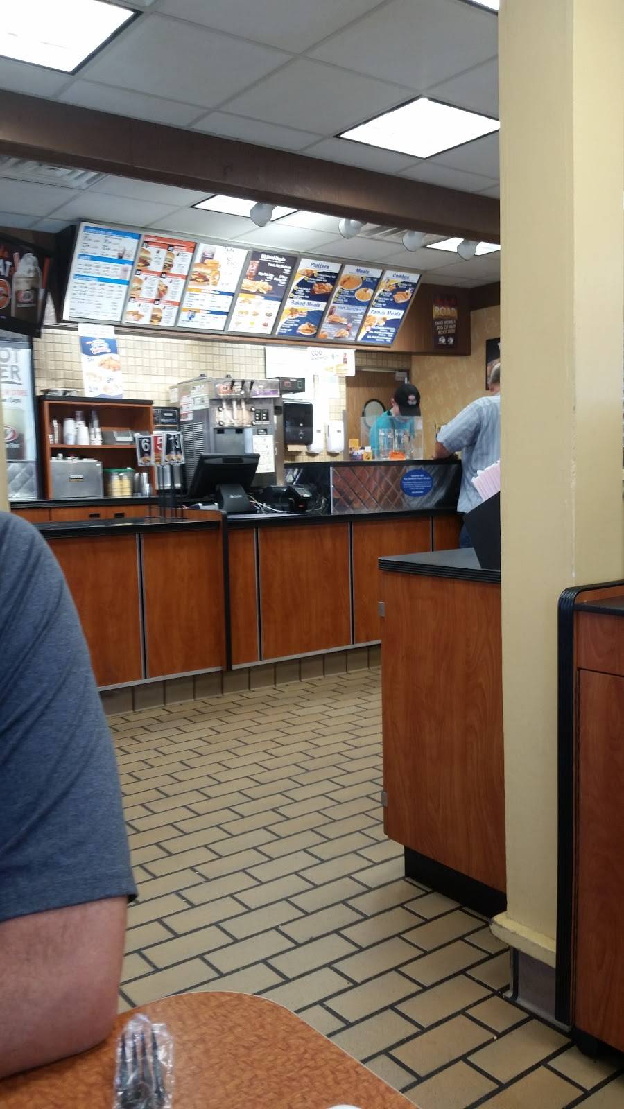 Long John Silvers | restaurant | 140 N Main St, East Peoria, IL 61611, USA | 3096980515 OR +1 309-698-0515