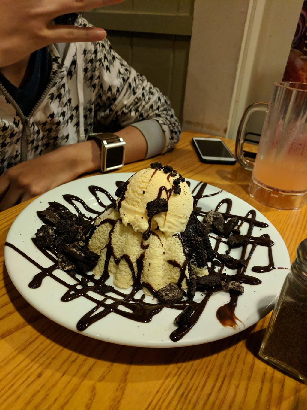 Chilis Grill & Bar | restaurant | 2322 West End Ave, Nashville, TN 37203, USA | 6153271588 OR +1 615-327-1588