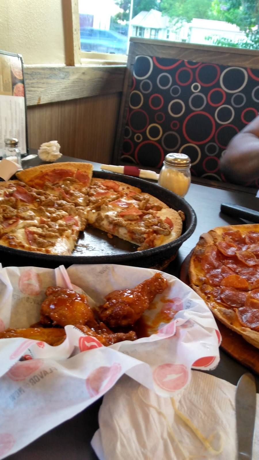 Pizza Hut | meal takeaway | 702 N Jackson St, Houston, MS 38851, USA | 6624562001 OR +1 662-456-2001