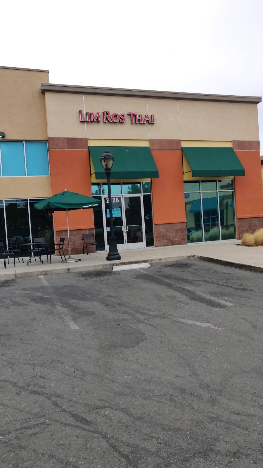 Lim Ros Thai | restaurant | 2126 Columbus Pkwy, Benicia, CA 94510, USA | 7072961164 OR +1 707-296-1164
