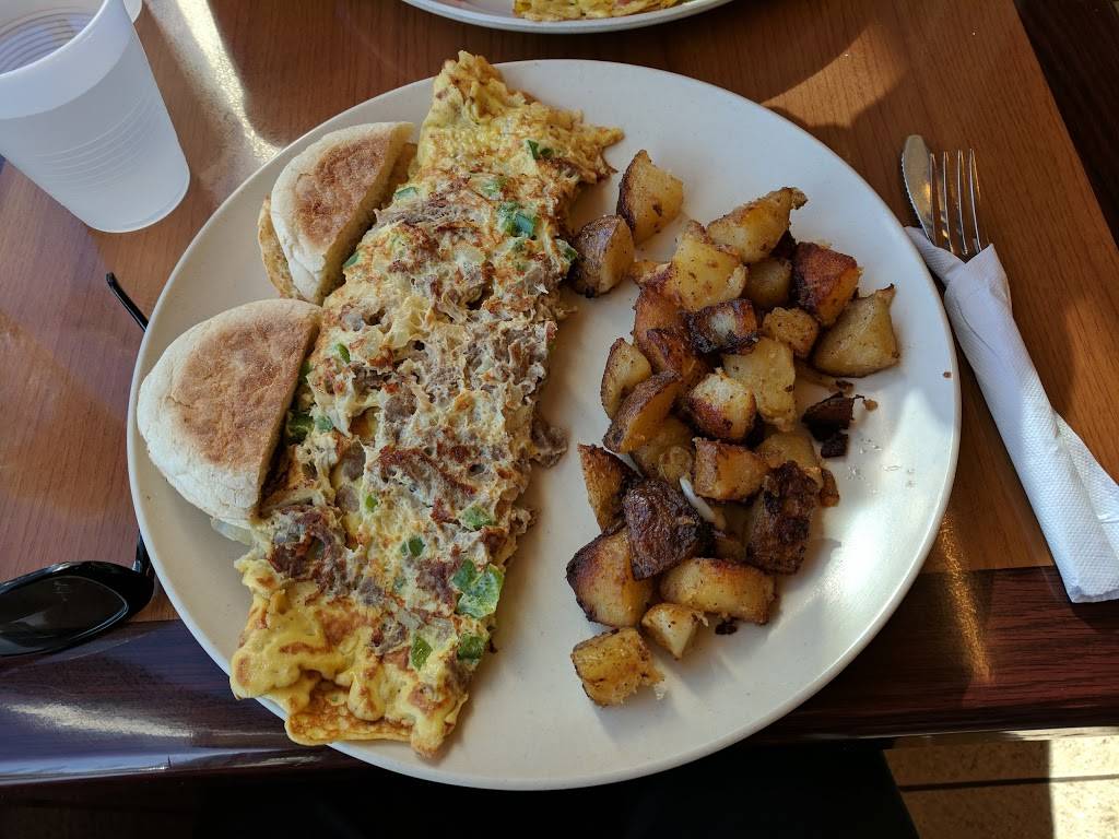 Eagles Deli | restaurant | 1918 Beacon St, Brighton, MA 02135, USA | 6177528383 OR +1 617-752-8383