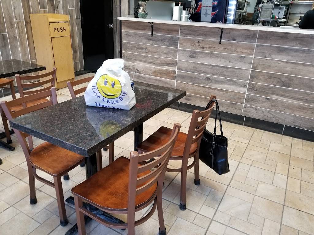 Gigios Pizzeria | restaurant | 4643 N Broadway, Chicago, IL 60640, USA | 7732712273 OR +1 773-271-2273