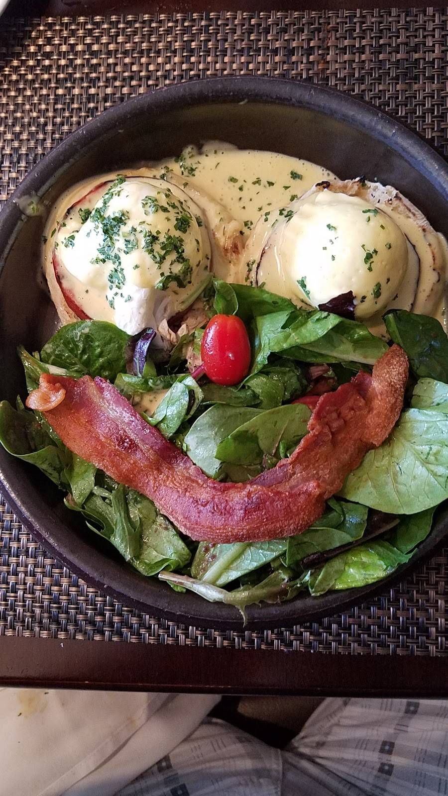 Green Street Tavern | restaurant | 69 W Green St, Pasadena, CA 91105, USA | 6262299961 OR +1 626-229-9961