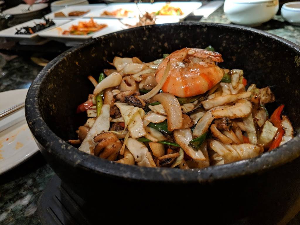 Woo Lae Oak | restaurant | 8240 Leesburg Pike, Vienna, VA 22182, USA | 7038277300 OR +1 703-827-7300