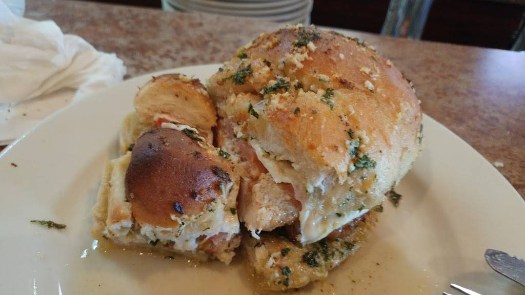 Roccos Pizza | restaurant | 4369 Commercial Way, Spring Hill, FL 34607, USA | 3525961500 OR +1 352-596-1500