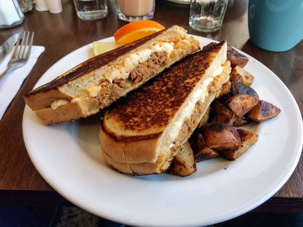 Le Lendemain dveille | restaurant | 7467 Rue St-Hubert, Montréal, QC H2R 2N5, Canada | 5142718484 OR +1 514-271-8484