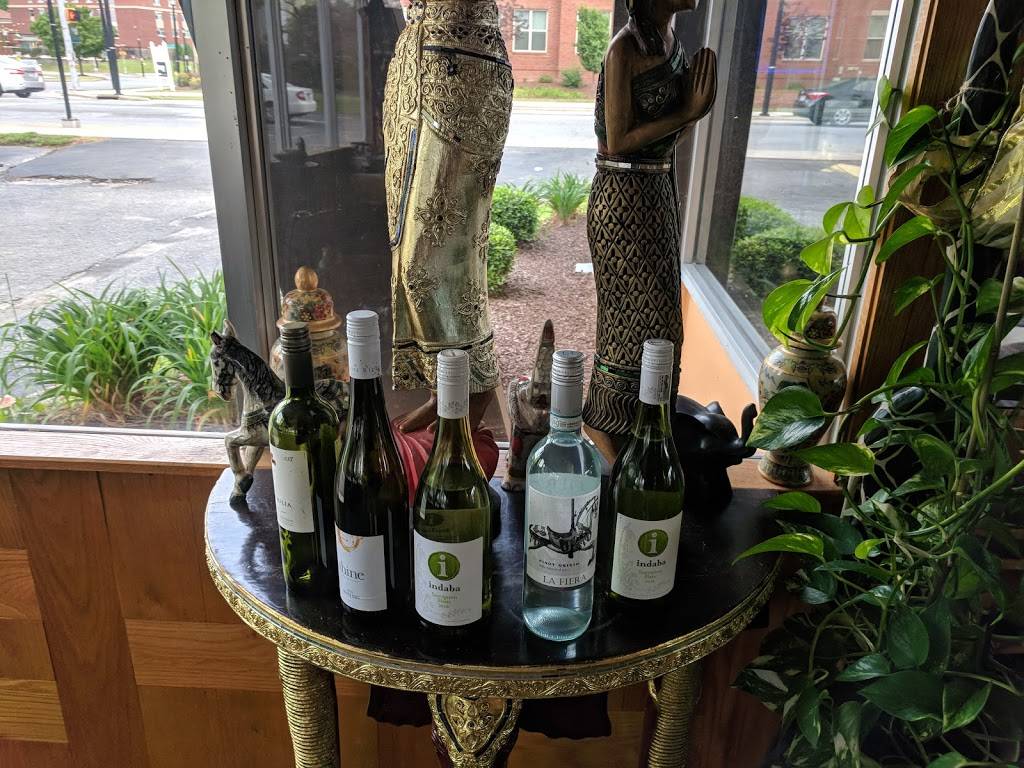 Tastee Thai Cuisine | restaurant | 560 Evans St, Greenville, NC 27834, USA | 2527542244 OR +1 252-754-2244