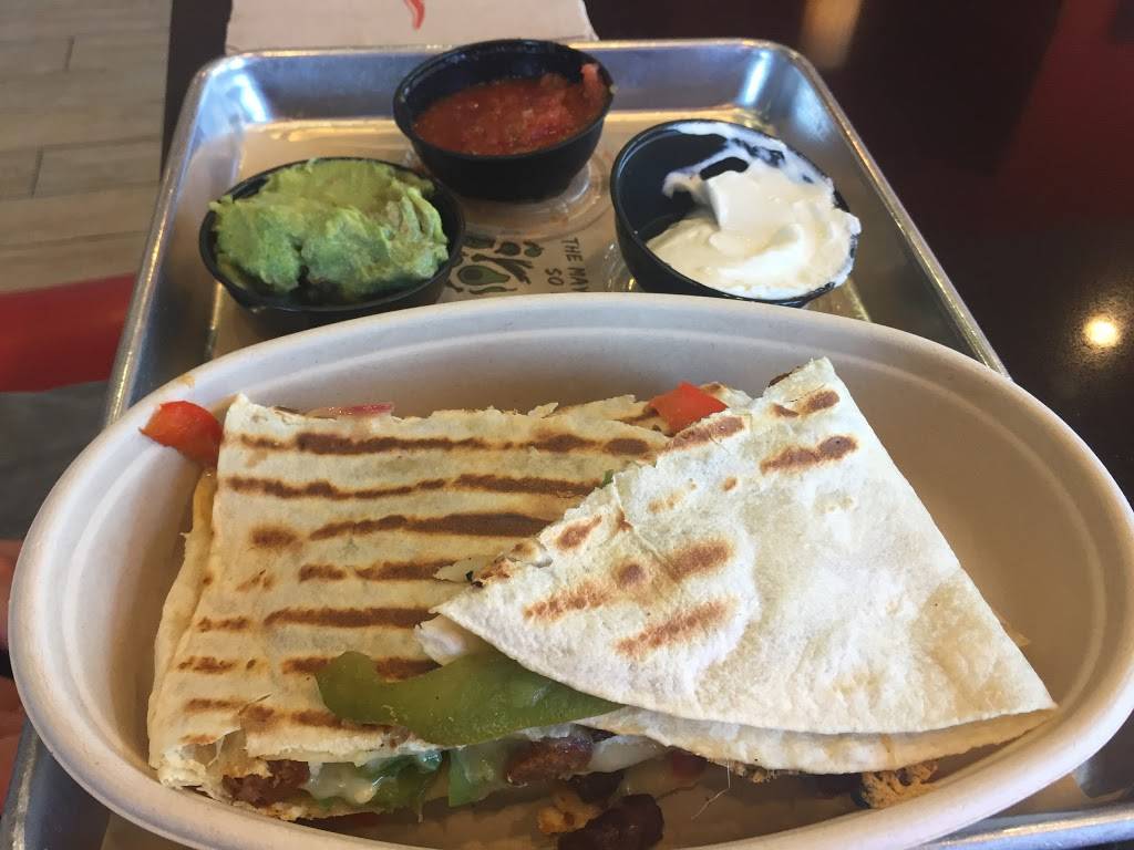 Mucho Burrito Fresh Mexican Grill | restaurant | 360 Bayfield St, Barrie, ON L4M 3C4, Canada | 7055036824 OR +1 705-503-6824