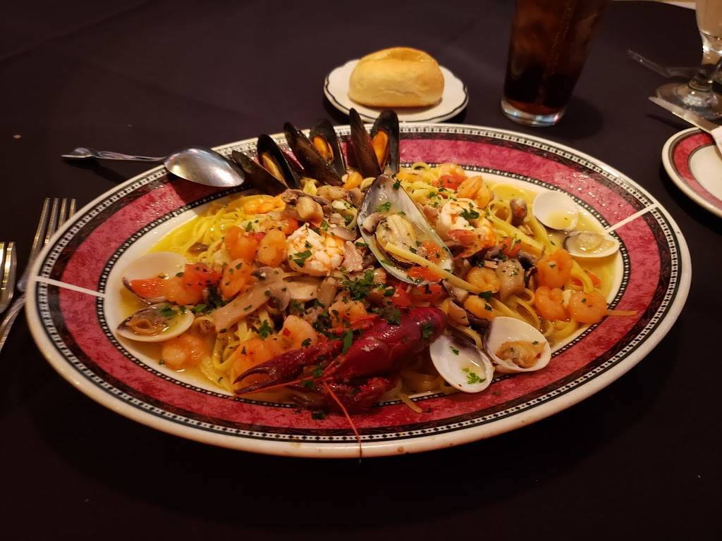 Agostinos Restaurant & Bar | restaurant | 130 Ludwig Dr, Fairview Heights, IL 62208, USA | 6183941800 OR +1 618-394-1800