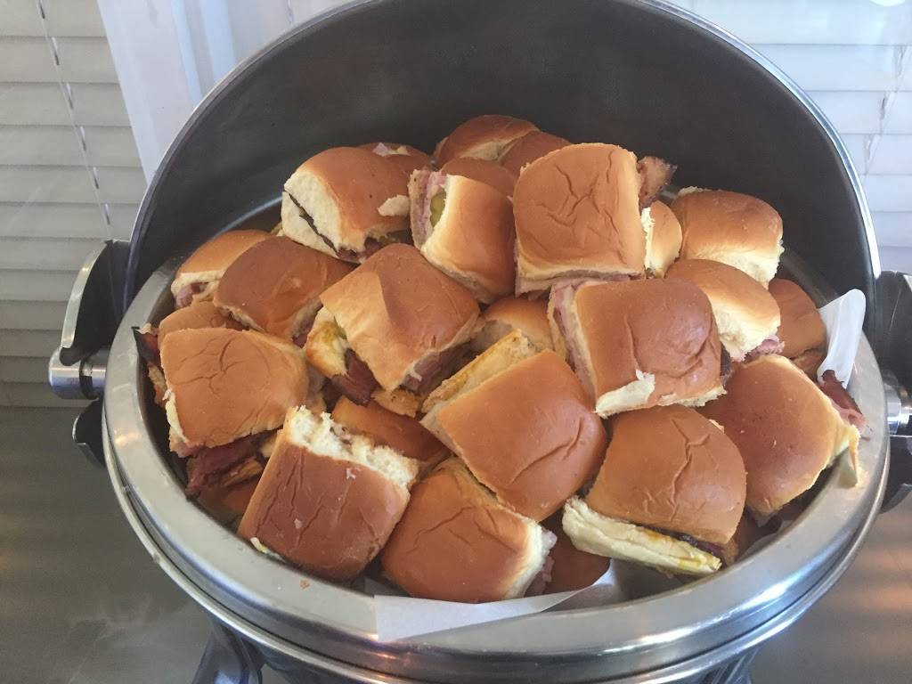 Tavern at Towne Lake | restaurant | 1003 Towne Lake Hills E, Woodstock, GA 30189, USA | 77059299692 OR +1 770-592-9969 ext. 2