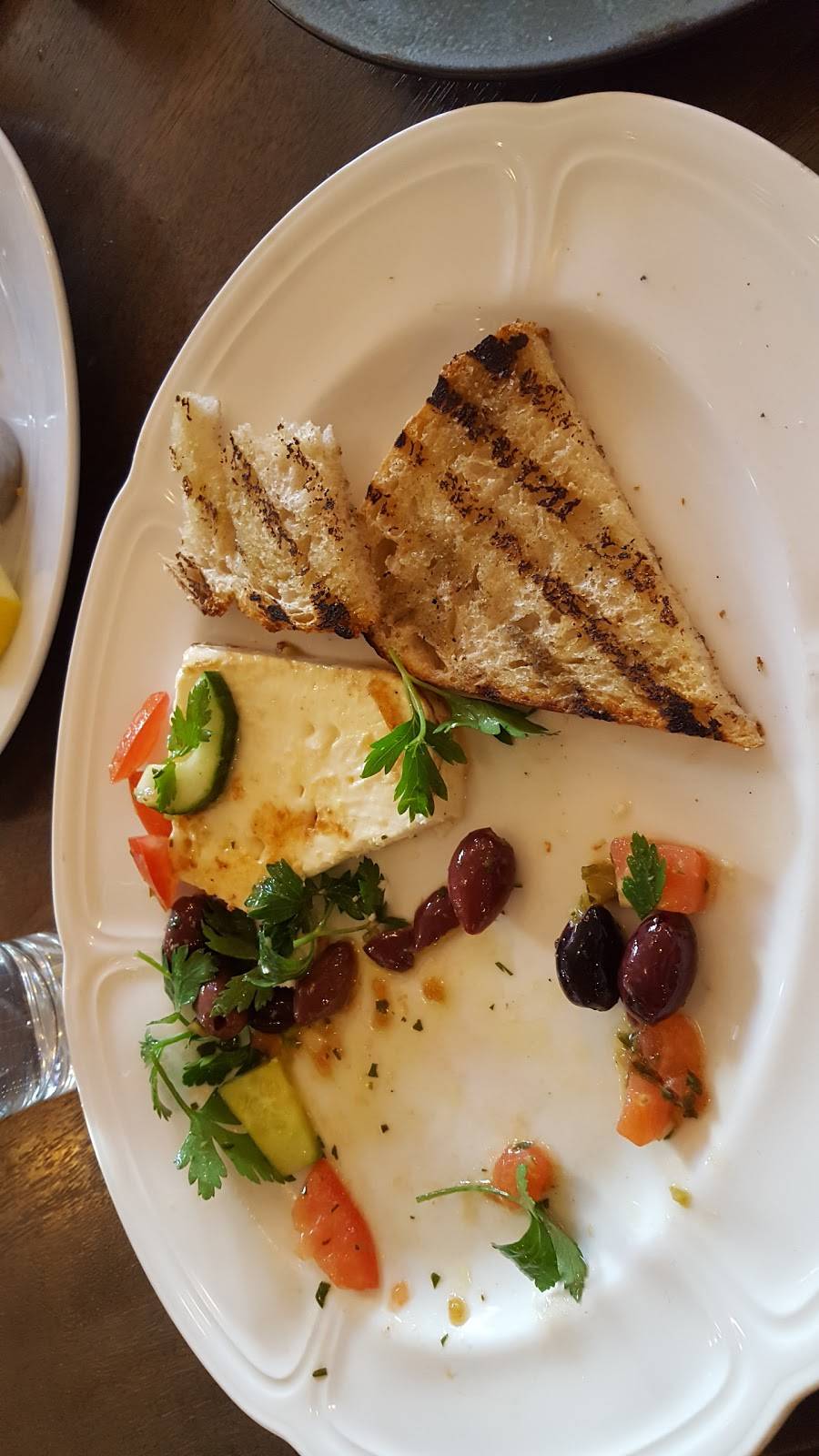 Guildhall | restaurant | 694 Vernon Ave, Glencoe, IL 60022, USA | 8478358100 OR +1 847-835-8100