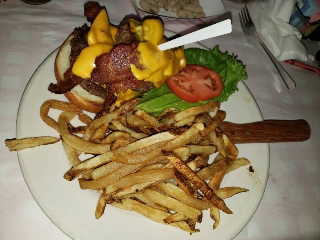 Bubbas Roadhouse & Saloon | restaurant | 2121 SW Pine Island Rd, Cape Coral, FL 33991, USA | 2392825520 OR +1 239-282-5520