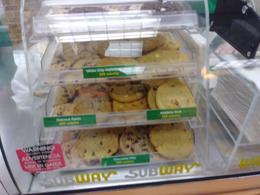 Subway | restaurant | 400 East Ave, Lomira, WI 53048, USA | 9202697899 OR +1 920-269-7899