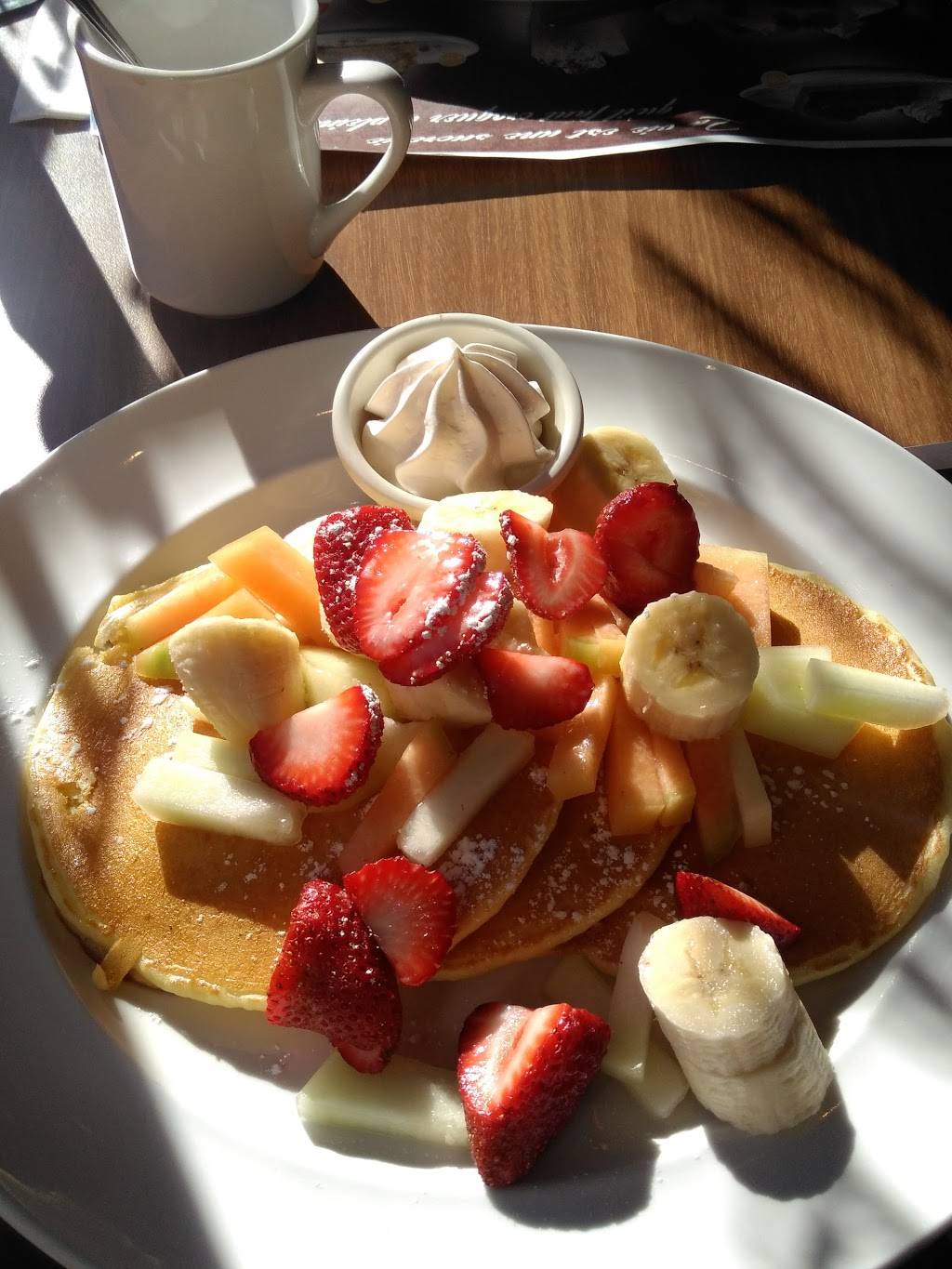 Nickels Deli Restaurants | restaurant | Place Versailles, 7275 Rue Sherbrooke E, Montréal, QC H1N 1E9, Canada | 5143522052 OR +1 514-352-2052