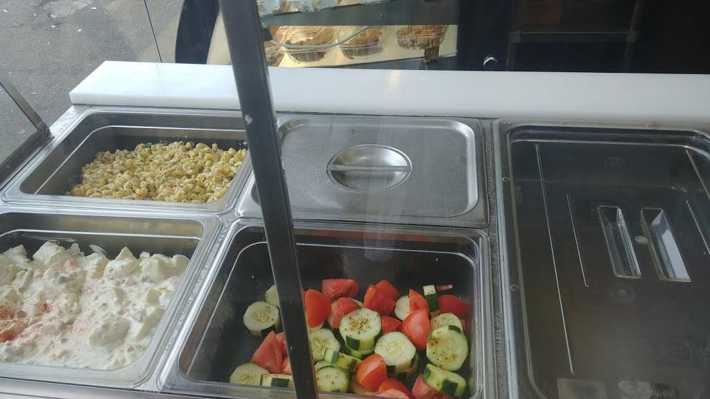 Smokey Island Grille | restaurant | 436 Sutter Ave, Brooklyn, NY 11212, USA | 7186760955 OR +1 718-676-0955