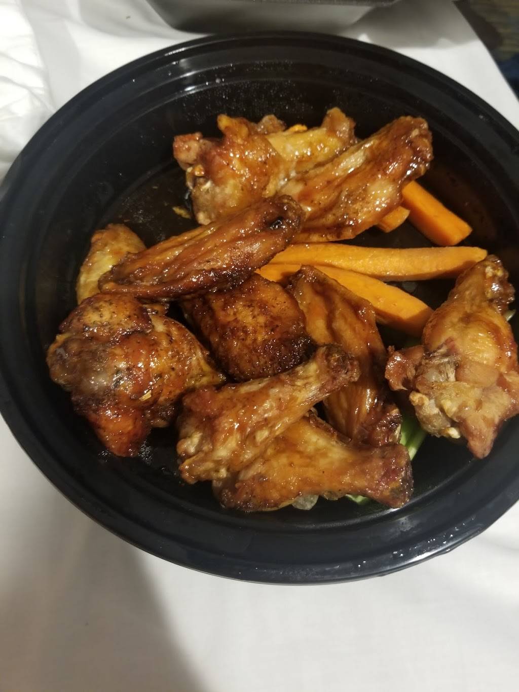 Jillians | restaurant | 1876 Wilbur Ave, Somerset, MA 02725, USA | 5086781140 OR +1 508-678-1140