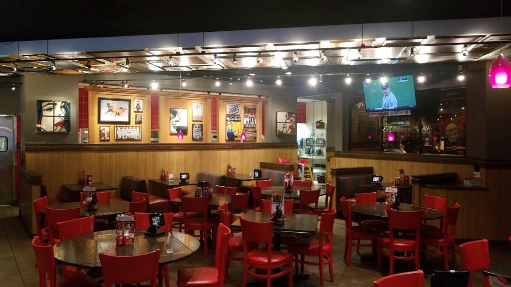 Red Robin Gourmet Burgers and Brews | restaurant | 1139 NE Grand Ave, Portland, OR 97232, USA | 5032319223 OR +1 503-231-9223