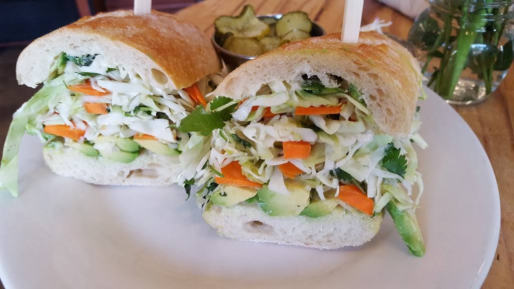 Clementine Catering & Café | cafe | 1751 Ensley Ave, Los Angeles, CA 90024, USA | 3105521080 OR +1 310-552-1080