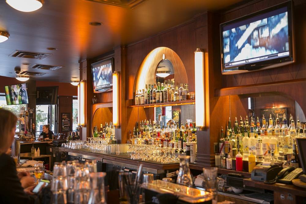 Fat Cat Restaurant & Bar | restaurant | 4840 N Broadway, Chicago, IL 60613, USA | 7735063100 OR +1 773-506-3100