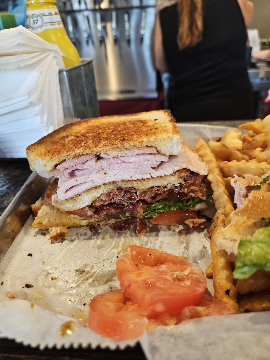 The Lakes Golf Course & Inn | restaurant | 2550 N 32nd Rd, Marseilles, IL 61341, USA | 8157955107 OR +1 815-795-5107