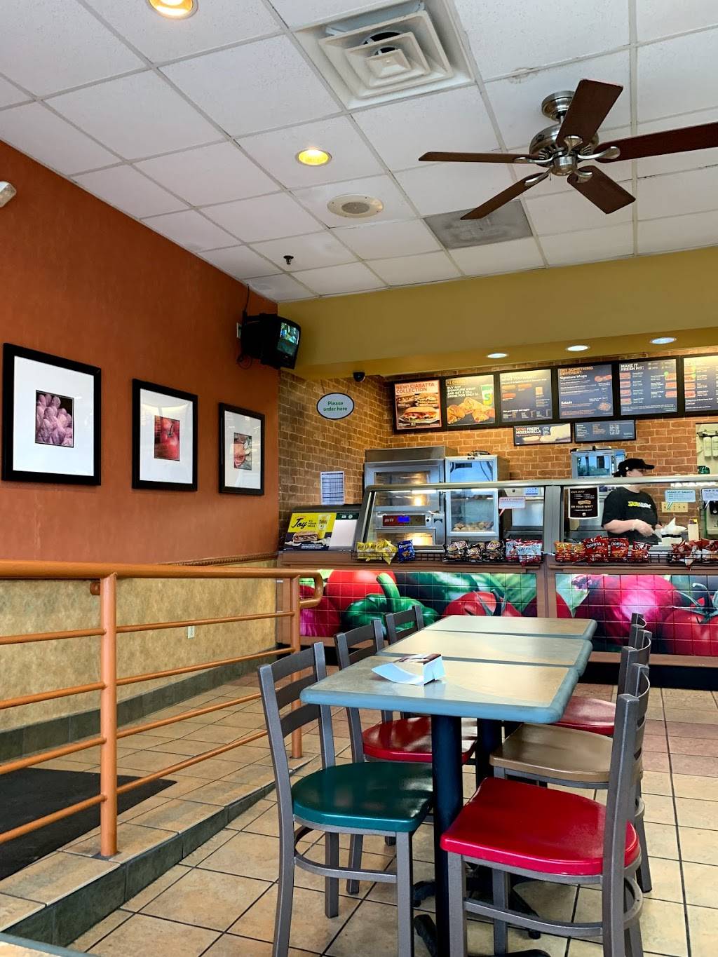 Subway | meal takeaway | 10329 Metcalf Ave, Overland Park, KS 66212, USA | 9136529366 OR +1 913-652-9366