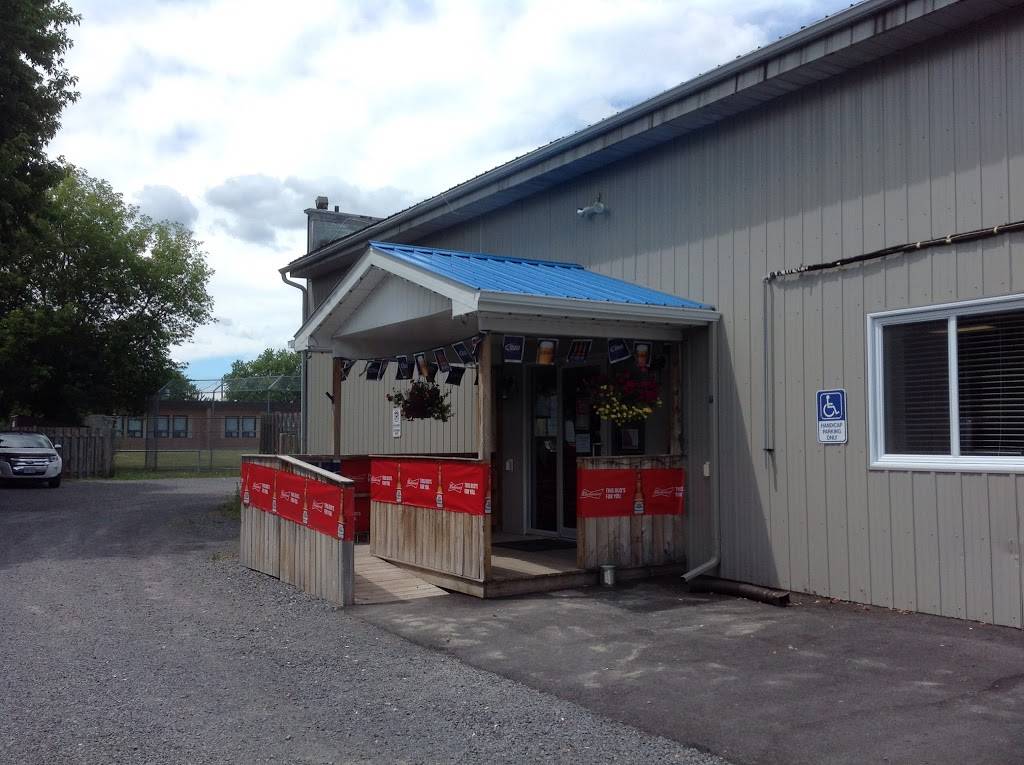 The Side Door Family Restaurant | restaurant | 33 Queen St, Crysler, ON K0A 1R0, Canada | 6139871086 OR +1 613-987-1086