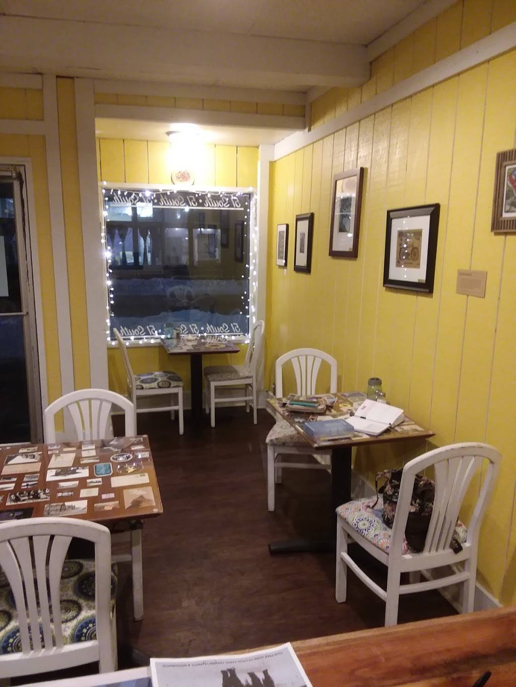 51 South | restaurant | 208 W Main St, Stoughton, WI 53589, USA | 6082052207 OR +1 608-205-2207