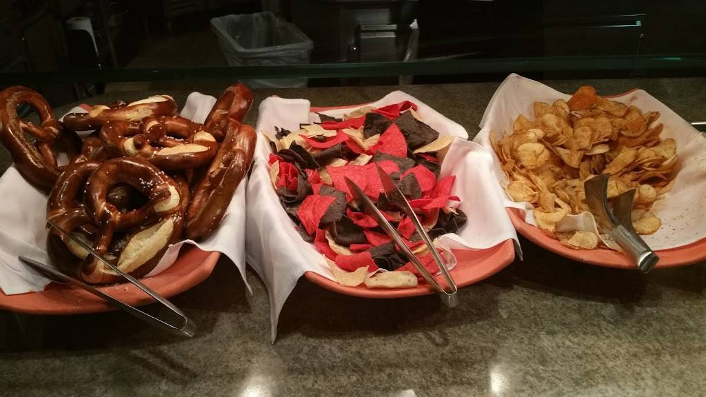 Hard Rock Cafe | restaurant | 5223 North Orient Rd, Tampa, FL 33610, USA | 8136277757 OR +1 813-627-7757