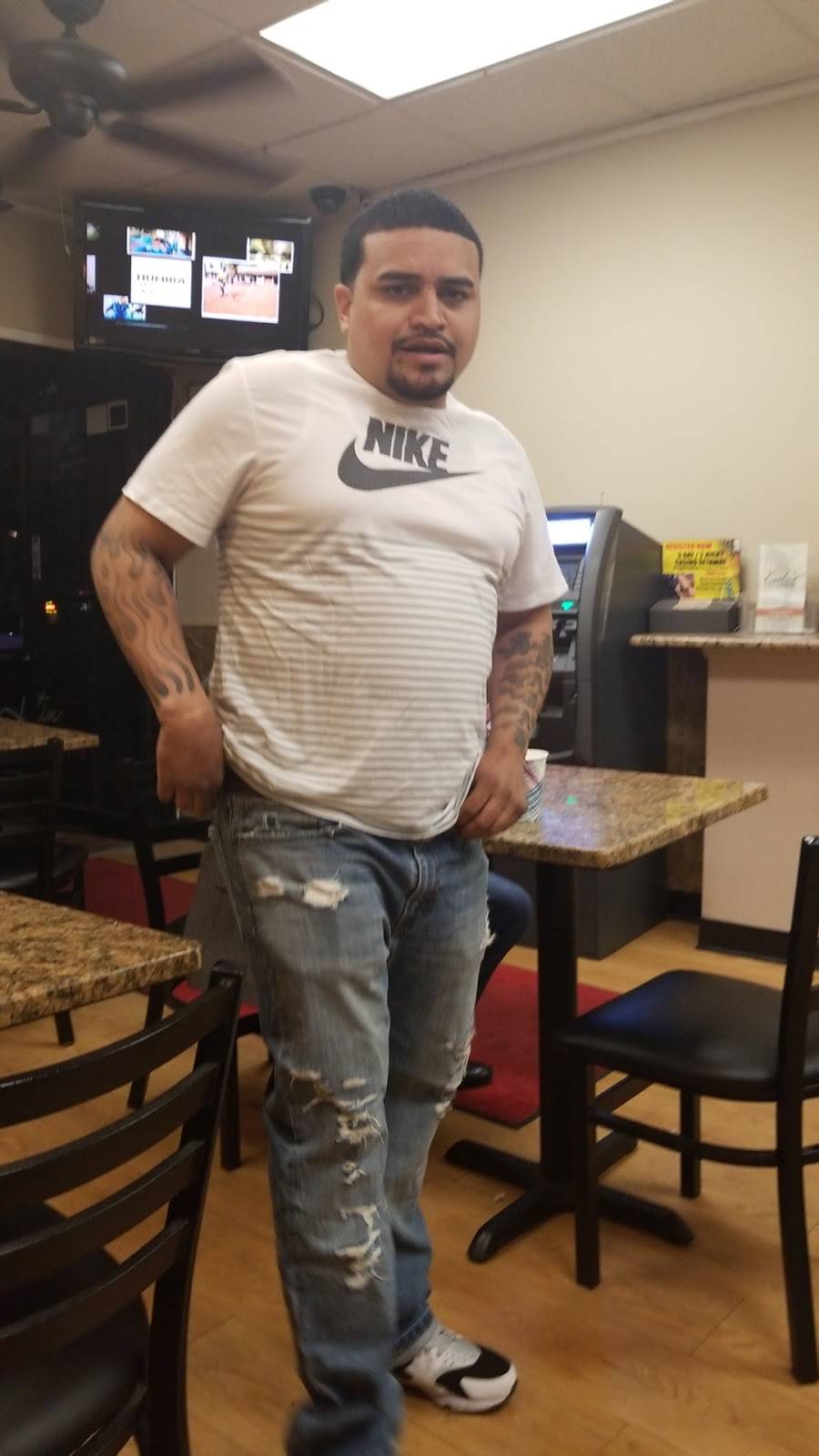 Emilios Pizza | restaurant | 3843 E Tremont Ave, Bronx, NY 10465, USA | 7184090929 OR +1 718-409-0929