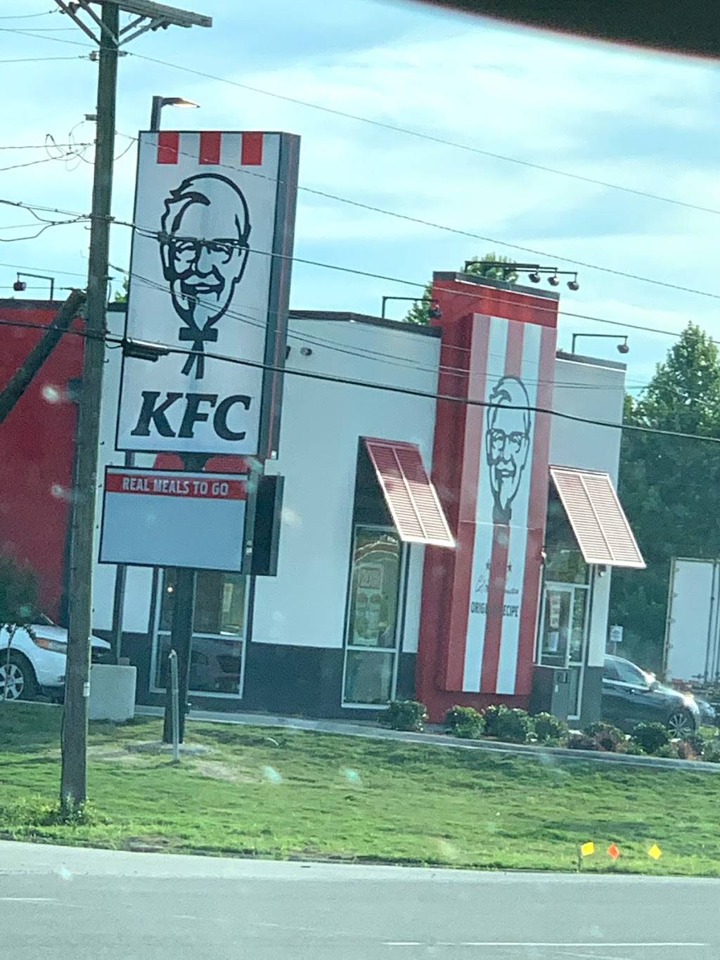 KFC | restaurant | 2207 West, MacArthur Dr, West Orange, TX 77630, USA | 4092484400 OR +1 409-248-4400