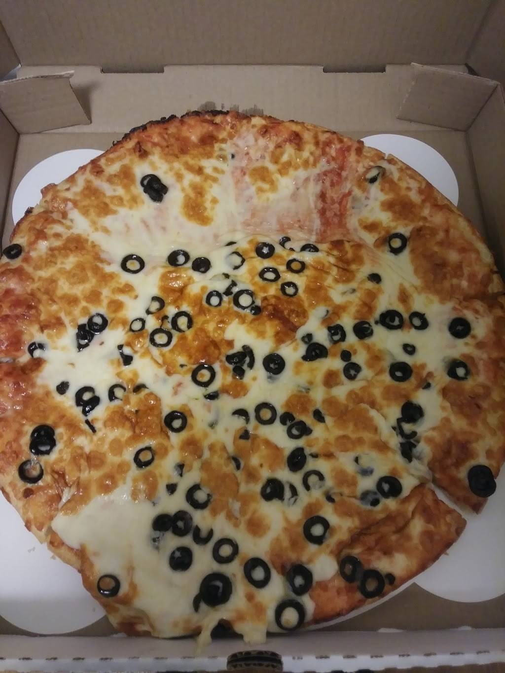 Royal Pizza | meal takeaway | 483 Main St, Medfield, MA 02052, USA | 5083592424 OR +1 508-359-2424