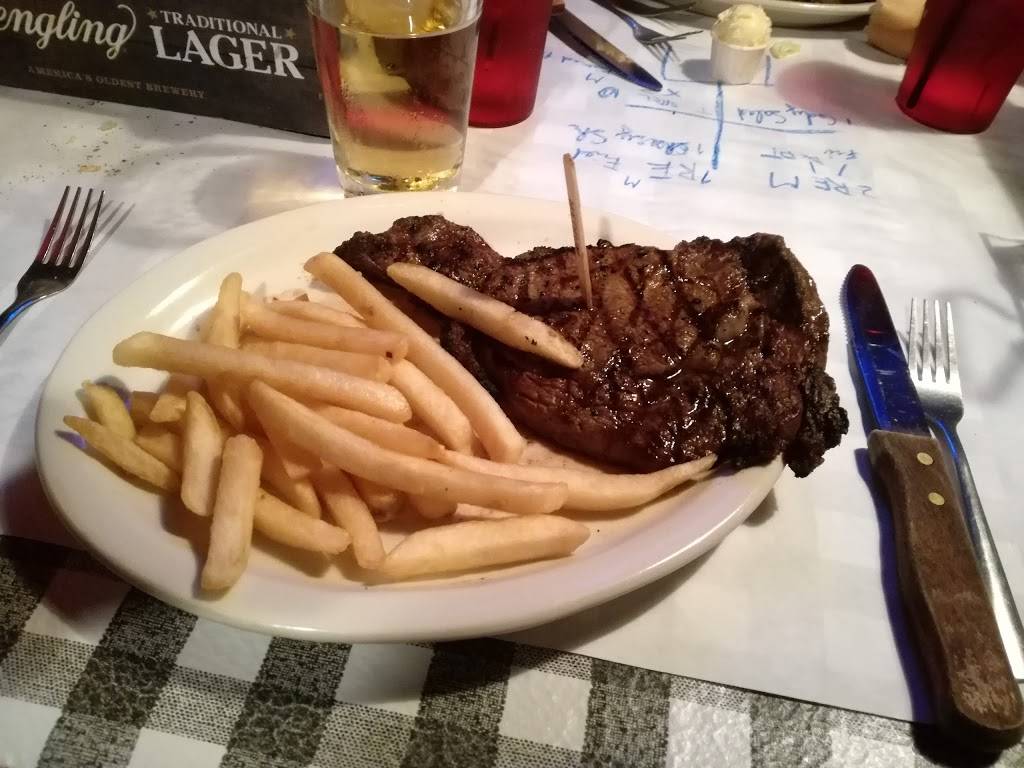 Codys Original Roadhouse | restaurant | 305 SE US Hwy 19, Crystal River, FL 34429, USA | 3527957223 OR +1 352-795-7223