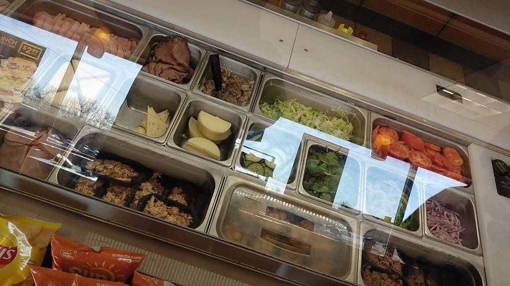 Subway | meal takeaway | 10910, I-40, Independence, MO 64055, USA | 8163538990 OR +1 816-353-8990