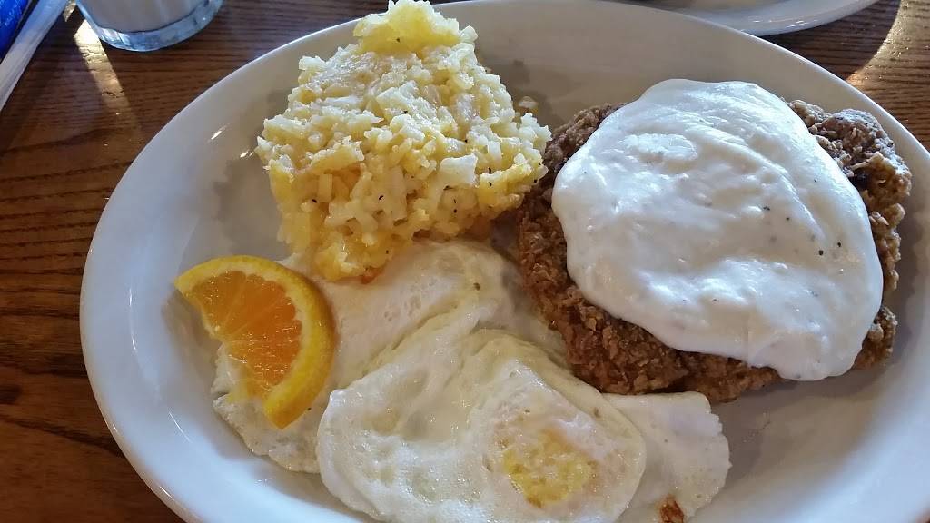 Cracker Barrel Old Country Store | restaurant | 2147 E Springs Dr, Madison, WI 53704, USA | 6082420560 OR +1 608-242-0560